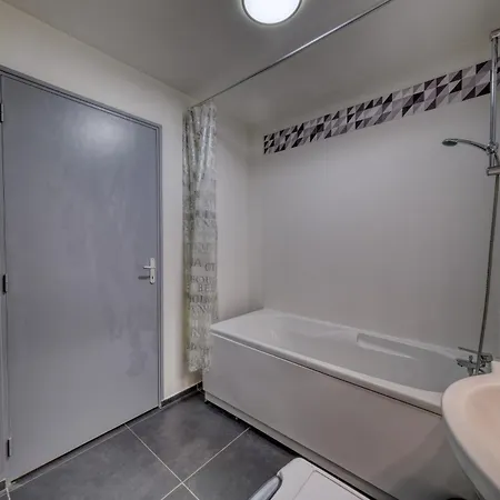 Chez Lecomte - Parking *