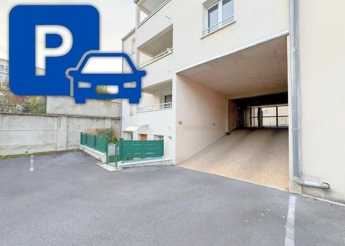 Chez Lecomte - Parking *