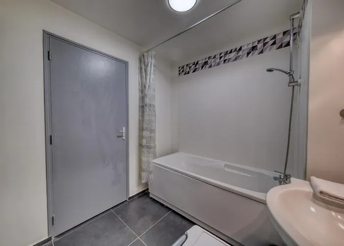 Chez Lecomte - Parking *