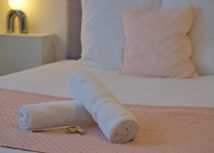 Chez Lecomte - Parking * رانس